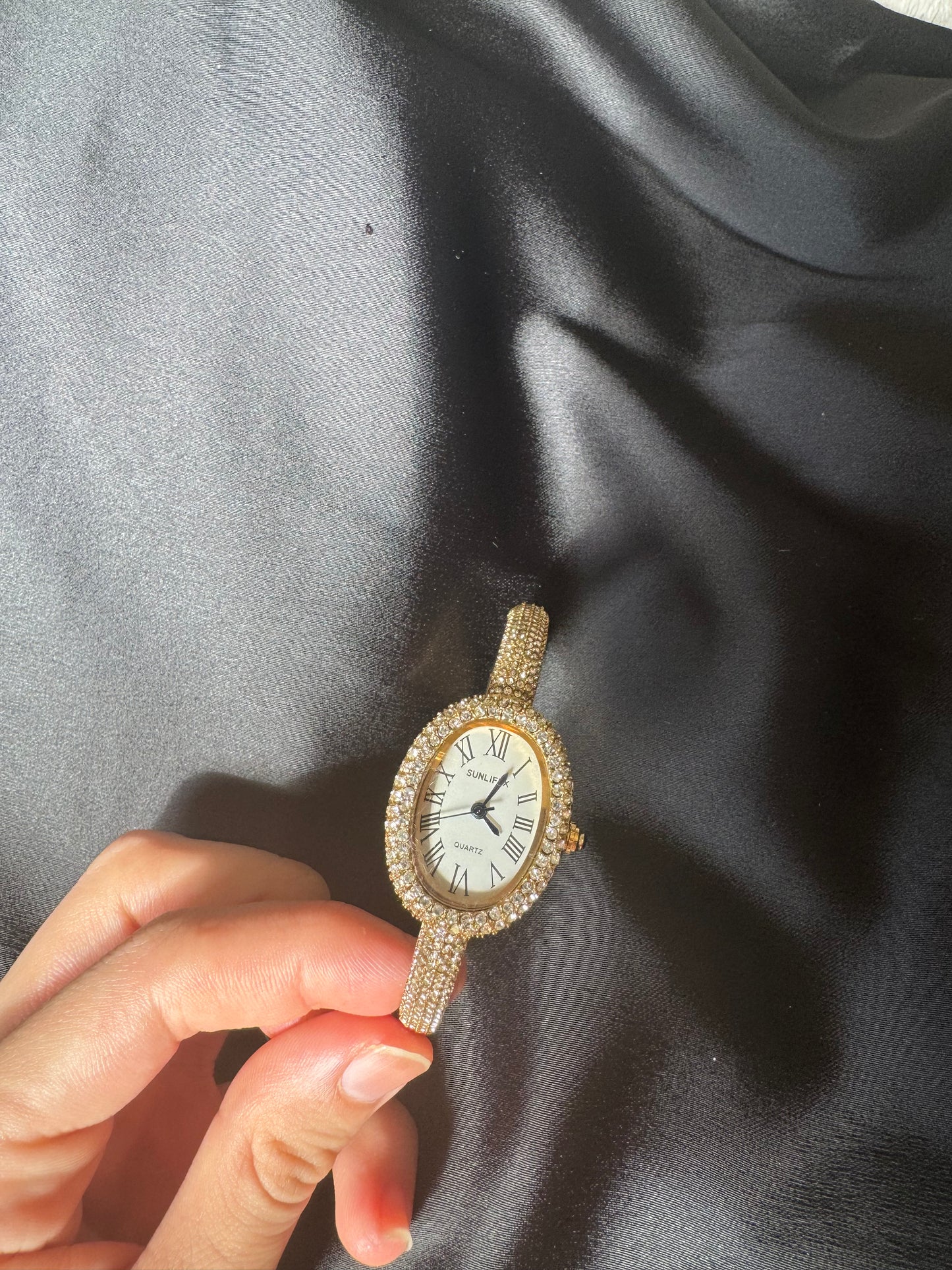 Gold bangle watch watch | Vintage inspired