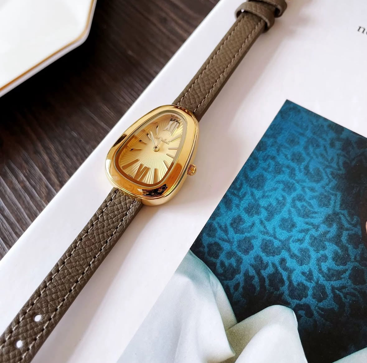 Vintage dainty snake leather watch - PrettyCuteWrist