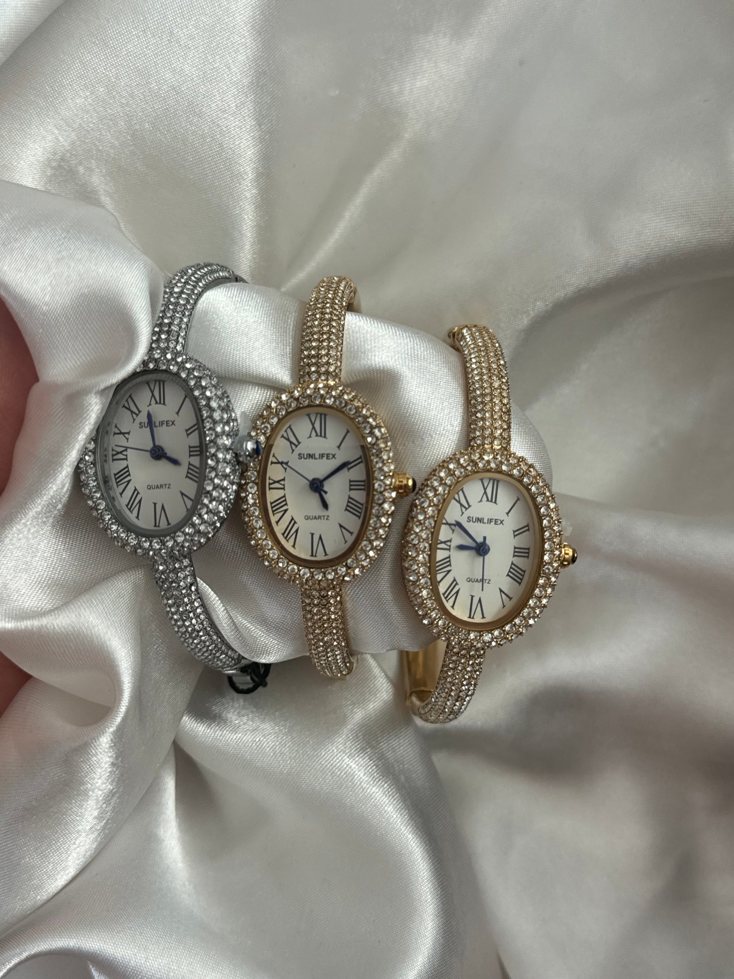 Gold bangle watch watch | Vintage inspired