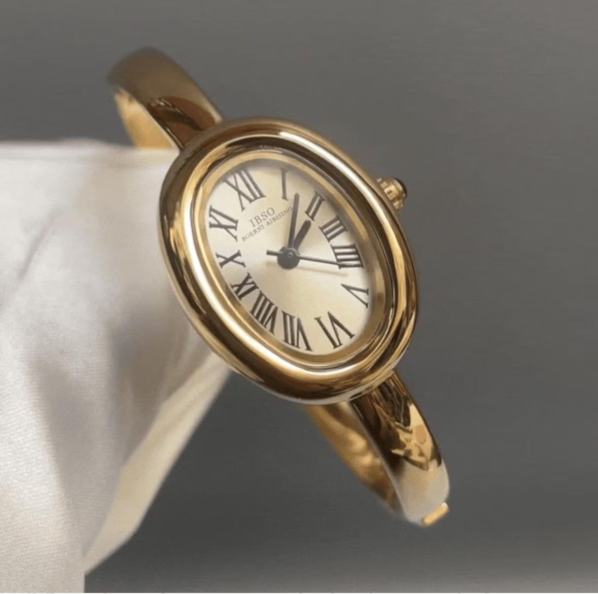 Gold bangle watch watch | Vintage inspired
