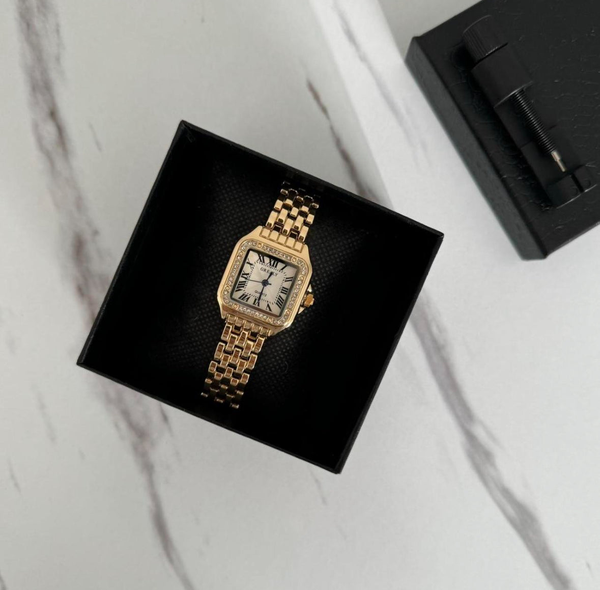 Montre vintage, montre délicate, montre en or pour femme
