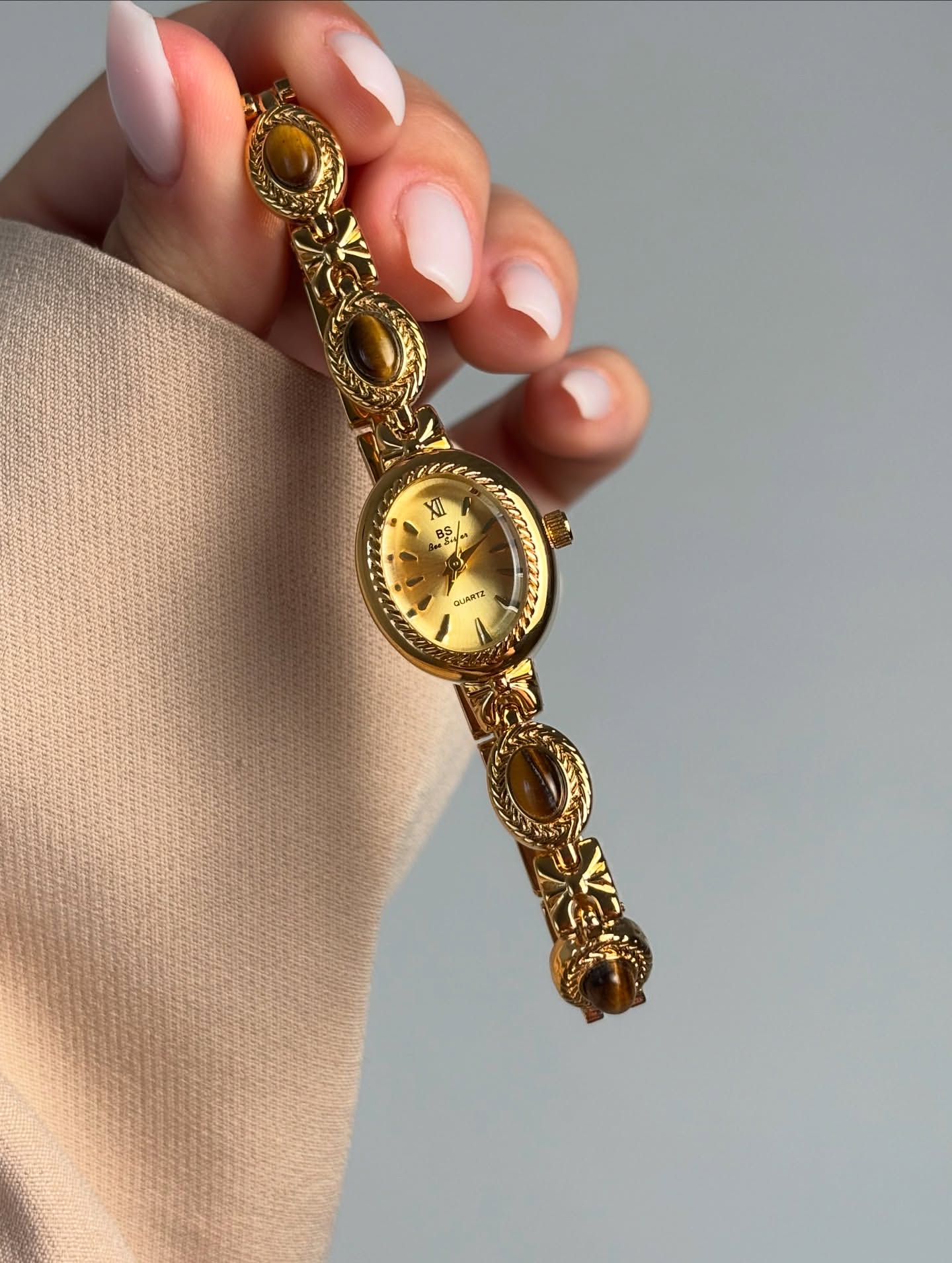 Montre vintage œil de tigre, montre femme délicate et ancienne