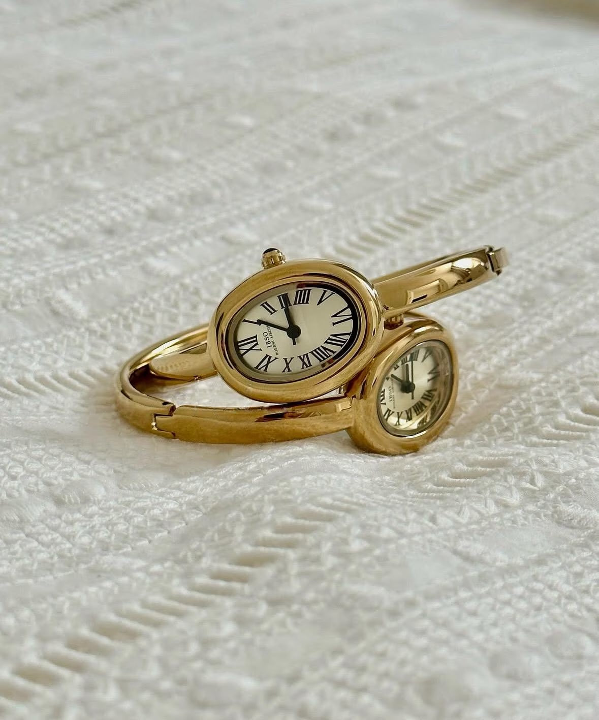 Gold bangle watch watch | Vintage inspired