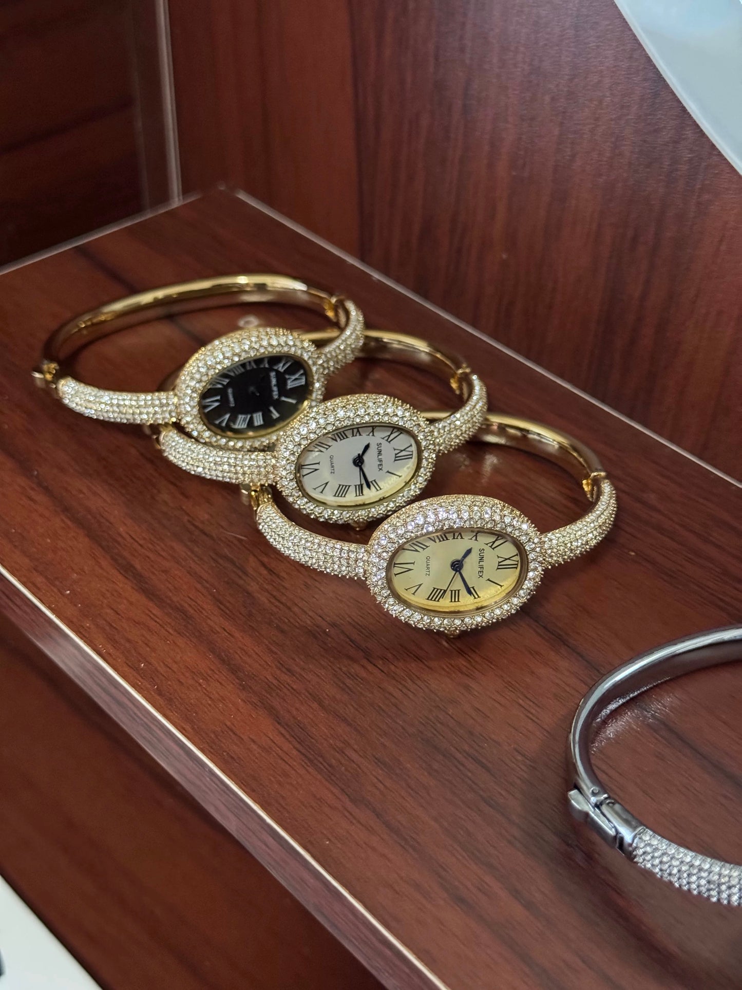 Gold bangle watch watch | Vintage inspired