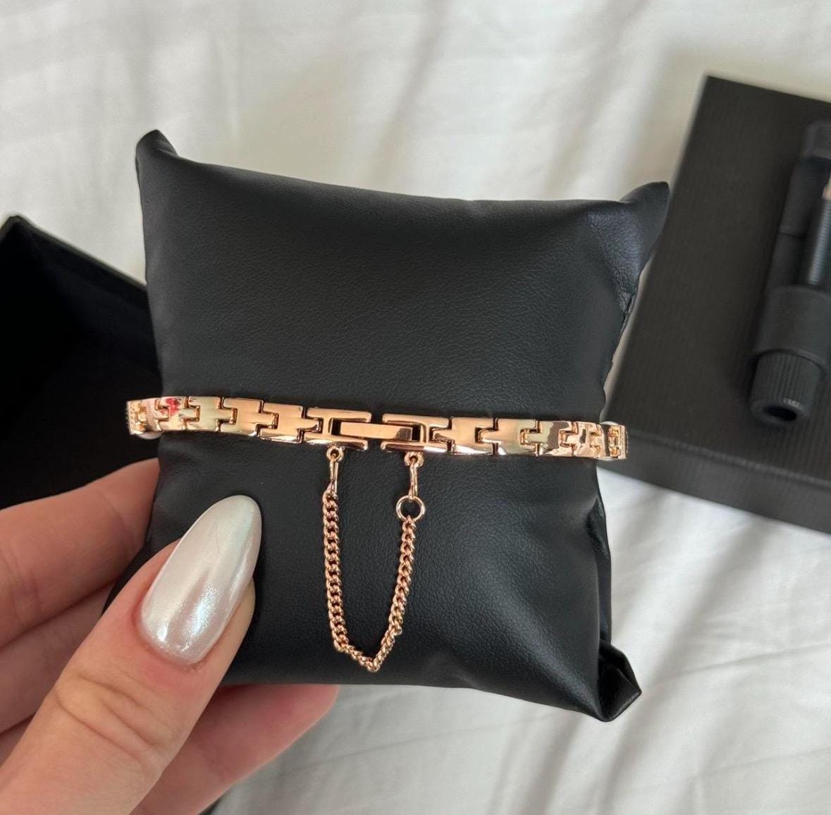 Vintage dainty gold watch