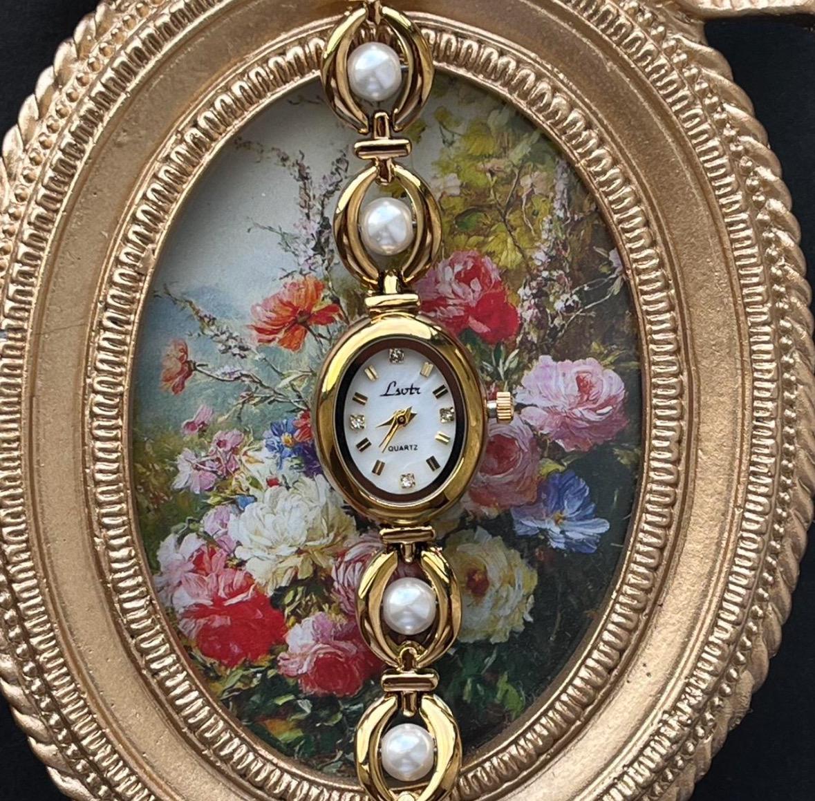 Vintage dainty Gold watch, Women Watch