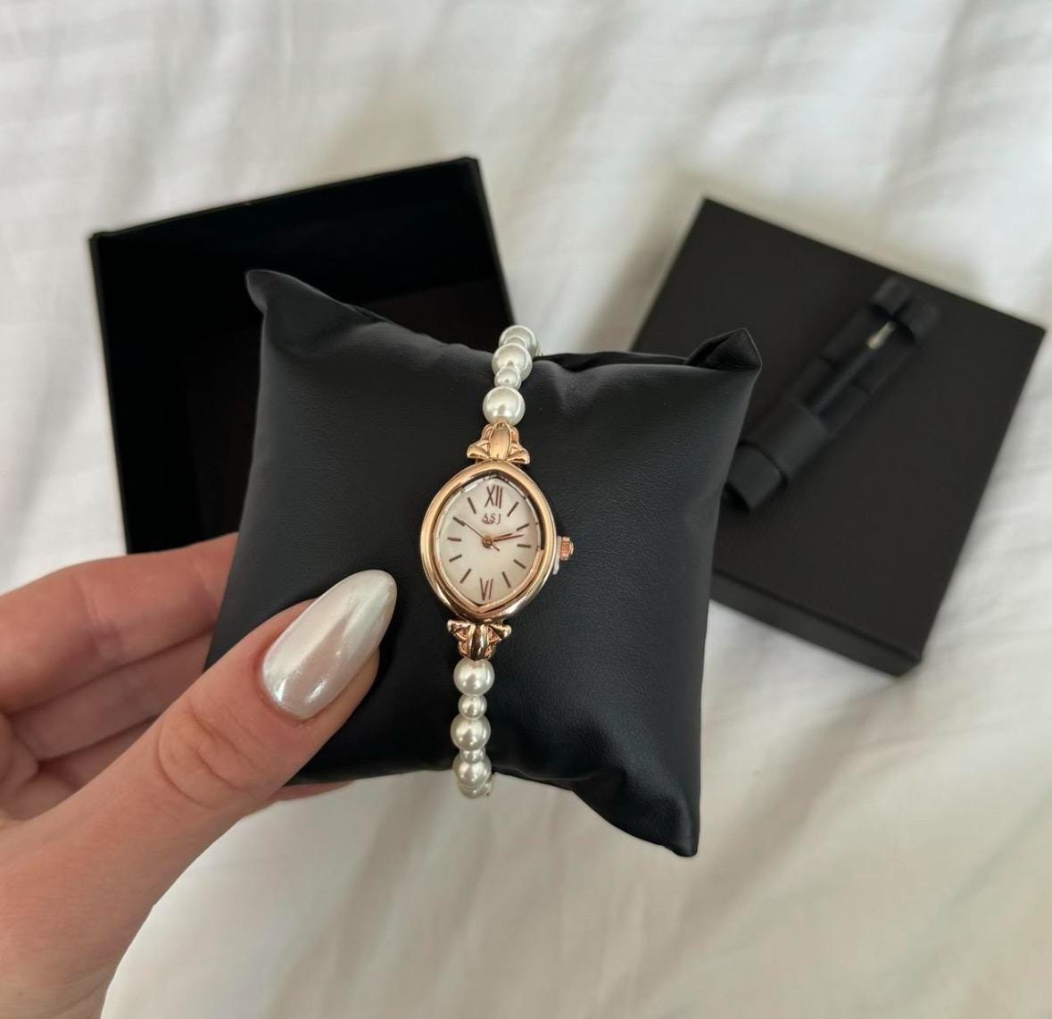 Vintage dainty gold watch