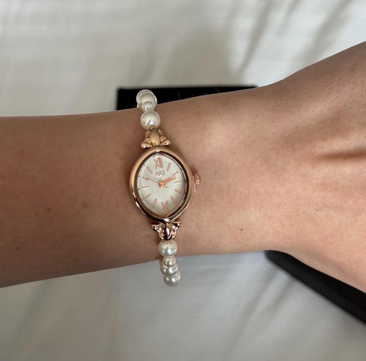 Vintage dainty gold watch