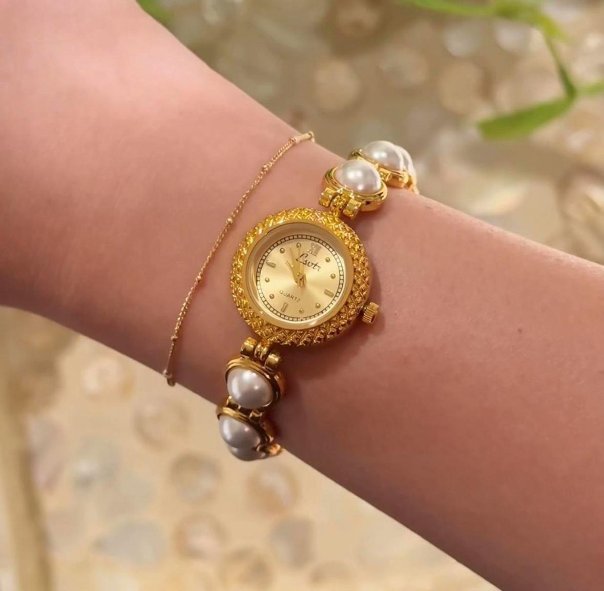 Vintage dainty Gold watch, Women Watch