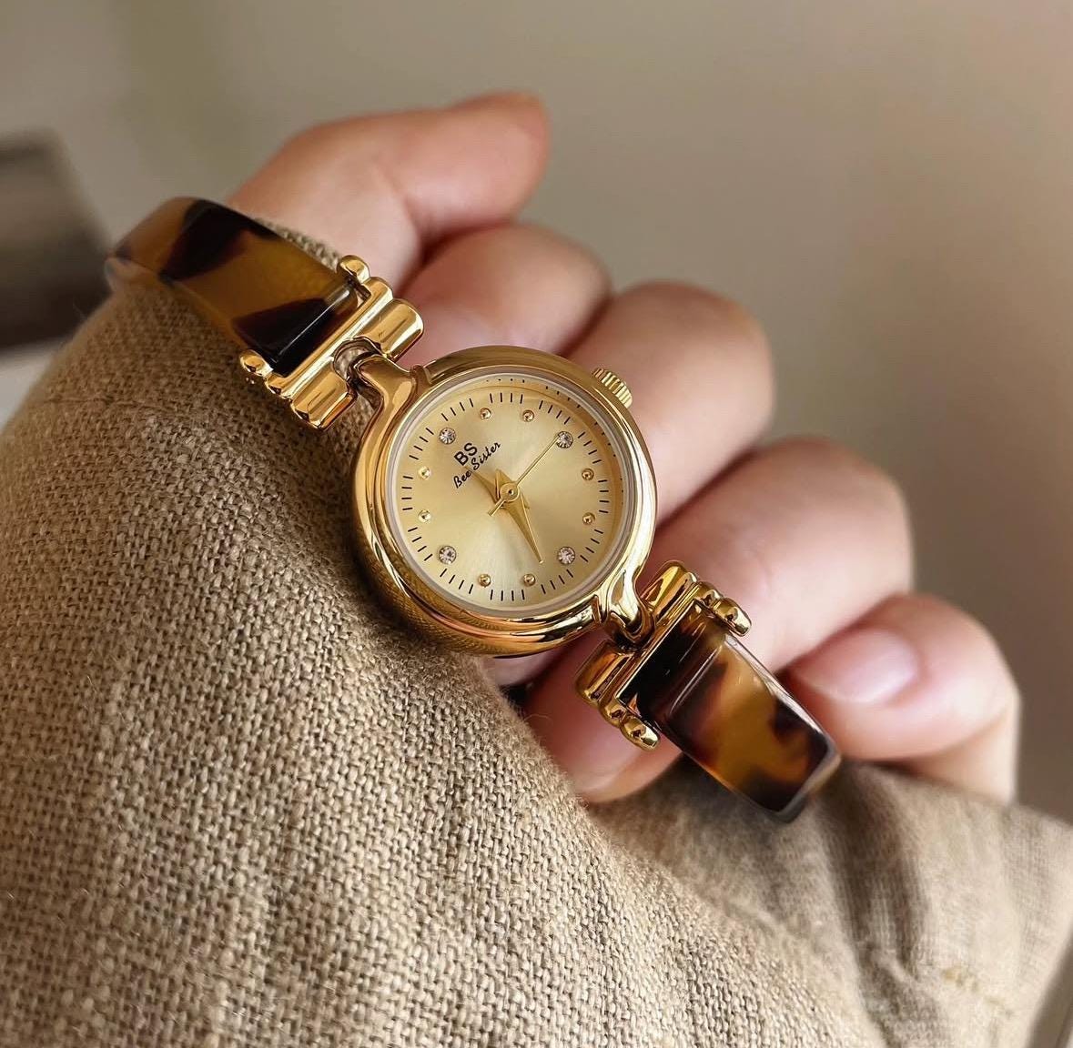 vintage gold watch,dainty watch,resin brown watch,old money watch