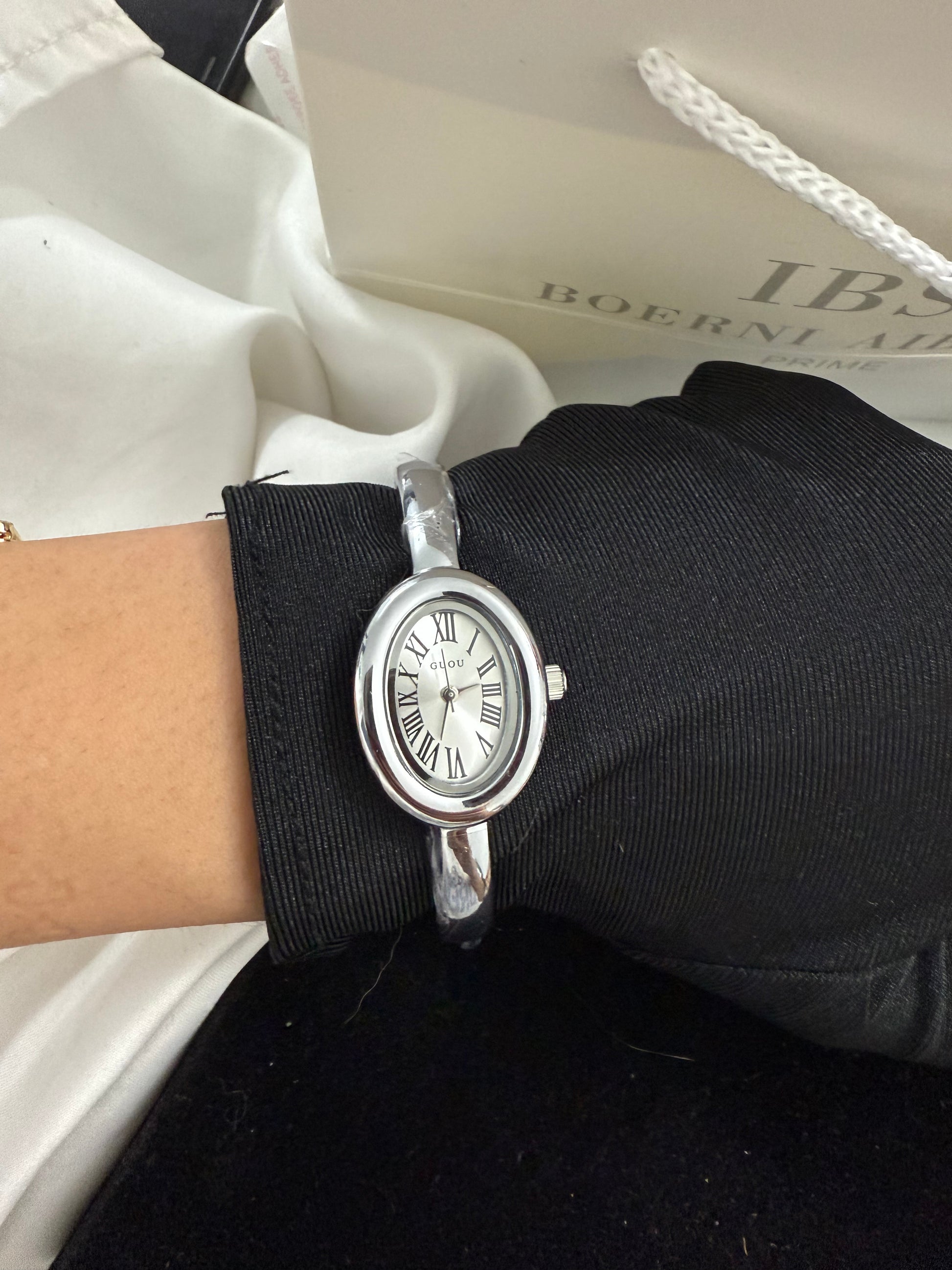 Gold bangle watch watch | Vintage inspired - PrettyCuteWrist