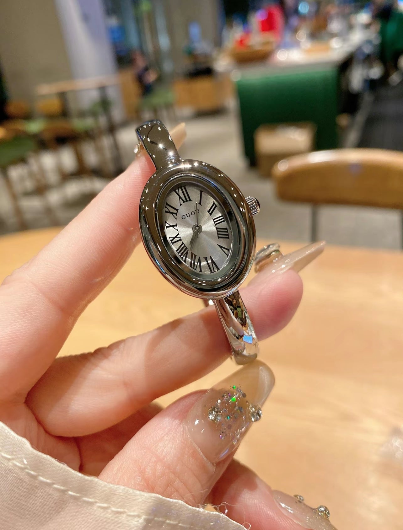 Gold bangle watch watch | Vintage inspired