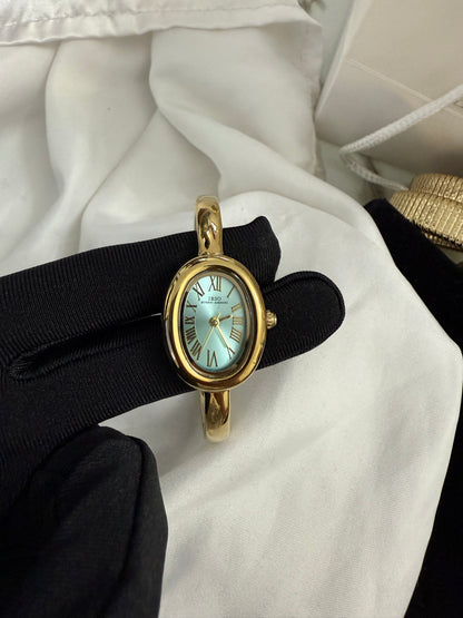 Gold bangle watch watch | Vintage inspired - PrettyCuteWrist