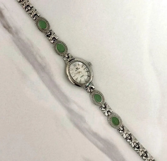 Montre vintage en argent délicat, montre pour femme avec pierres précieuses vertes