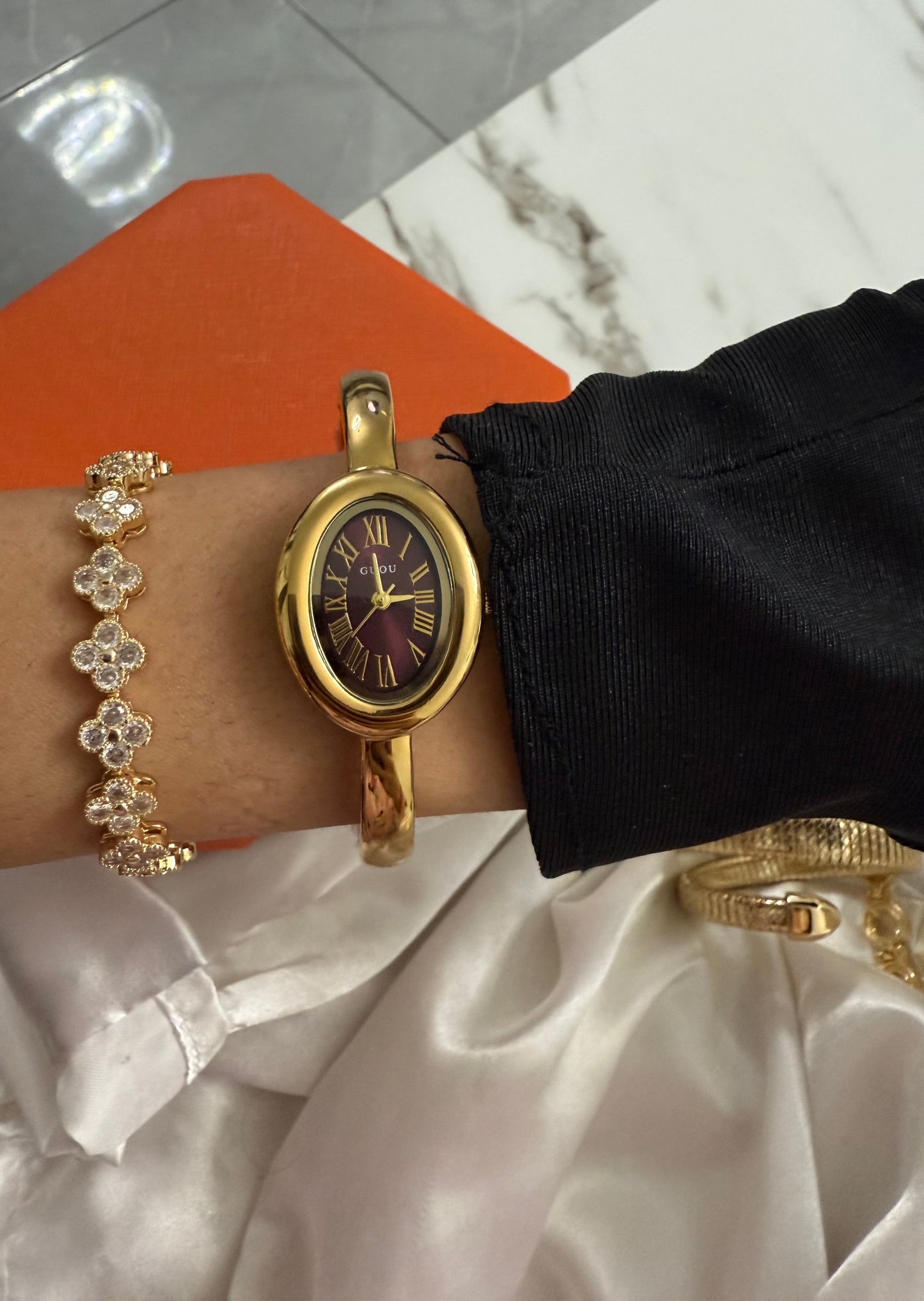 Gold bangle watch watch | Vintage inspired - PrettyCuteWrist