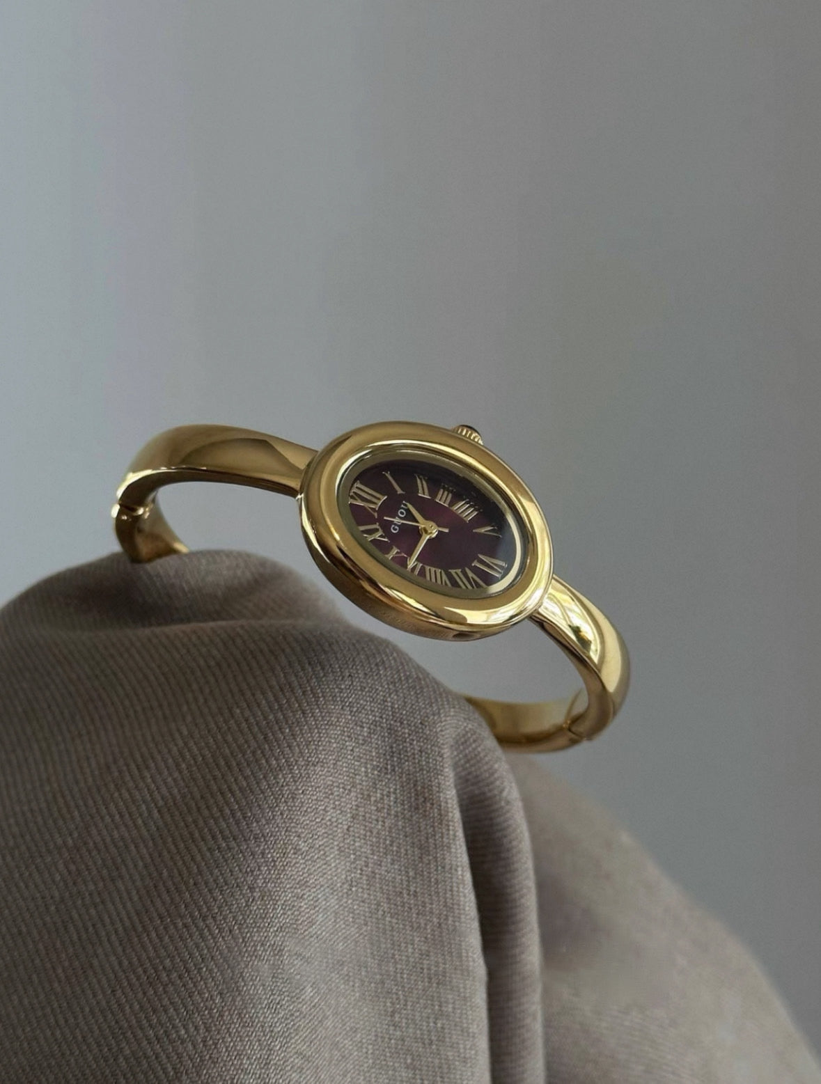 Gold bangle watch watch | Vintage inspired