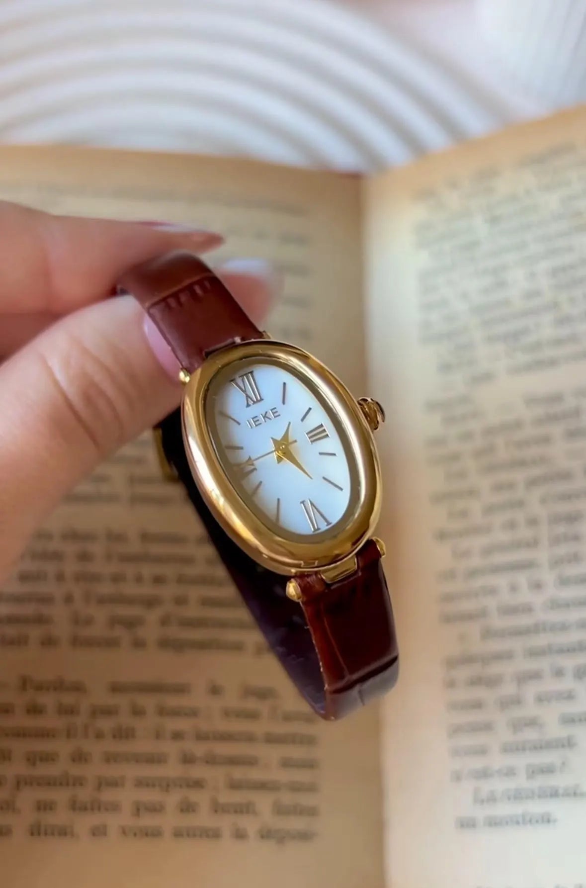 Leather gold watch | oval dial