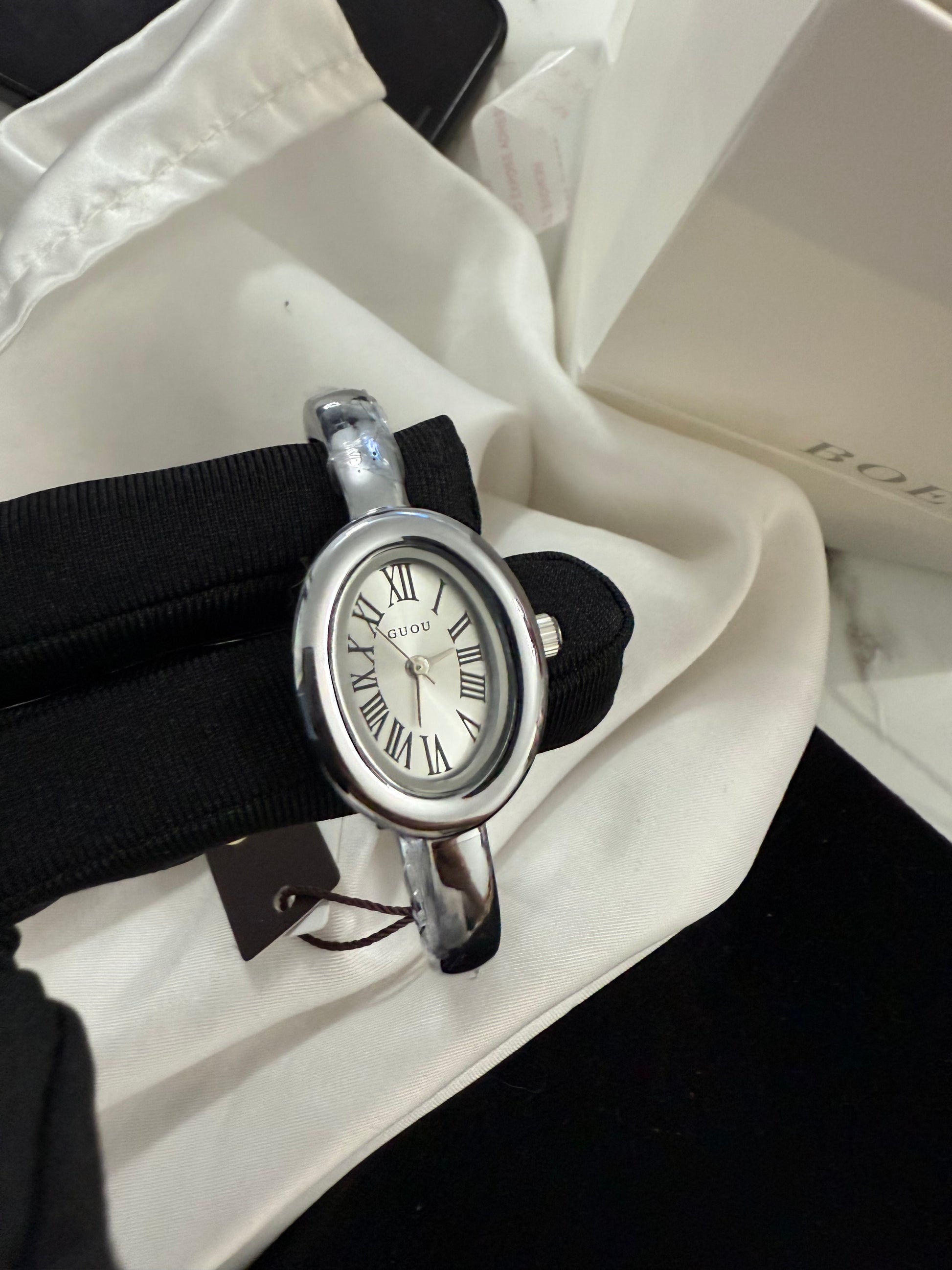 Gold bangle watch watch | Vintage inspired - PrettyCuteWrist