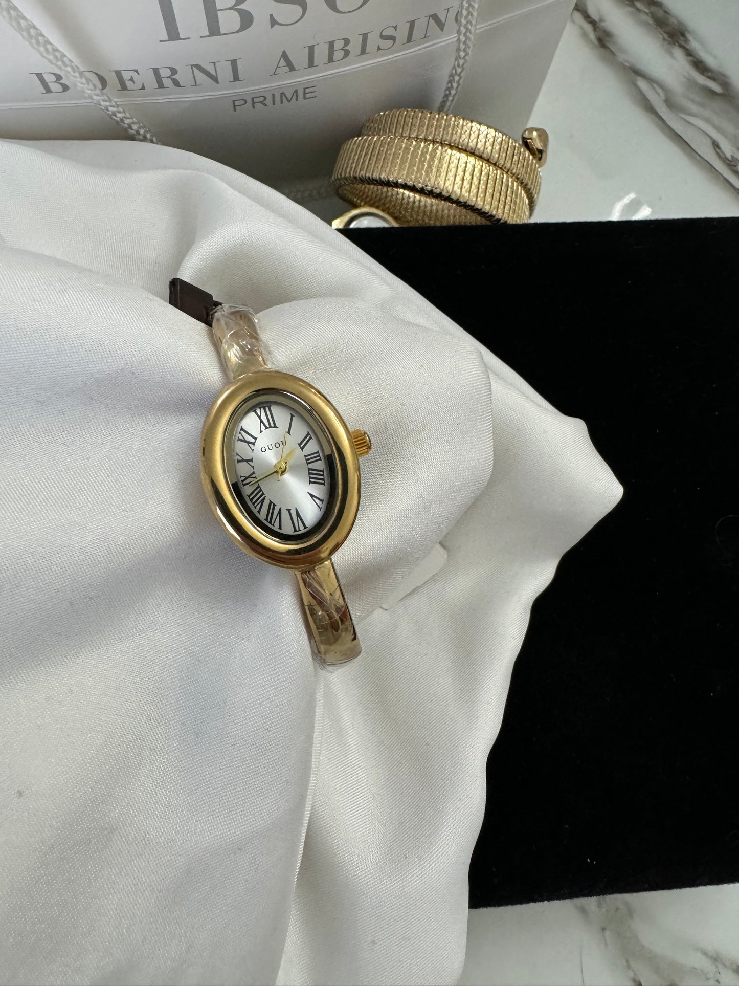 Gold bangle watch watch | Vintage inspired - PrettyCuteWrist