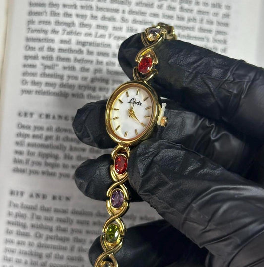 Montre femme vintage en or délicat, montre Old Money