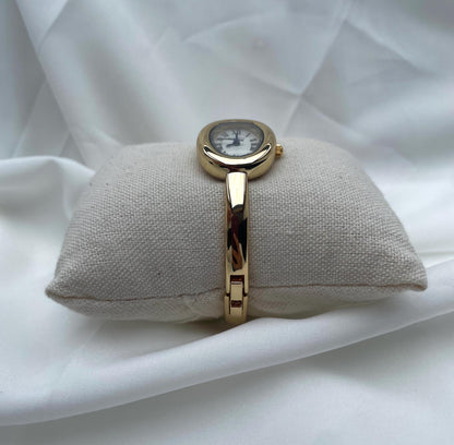 Gold bangle watch watch | Vintage inspired