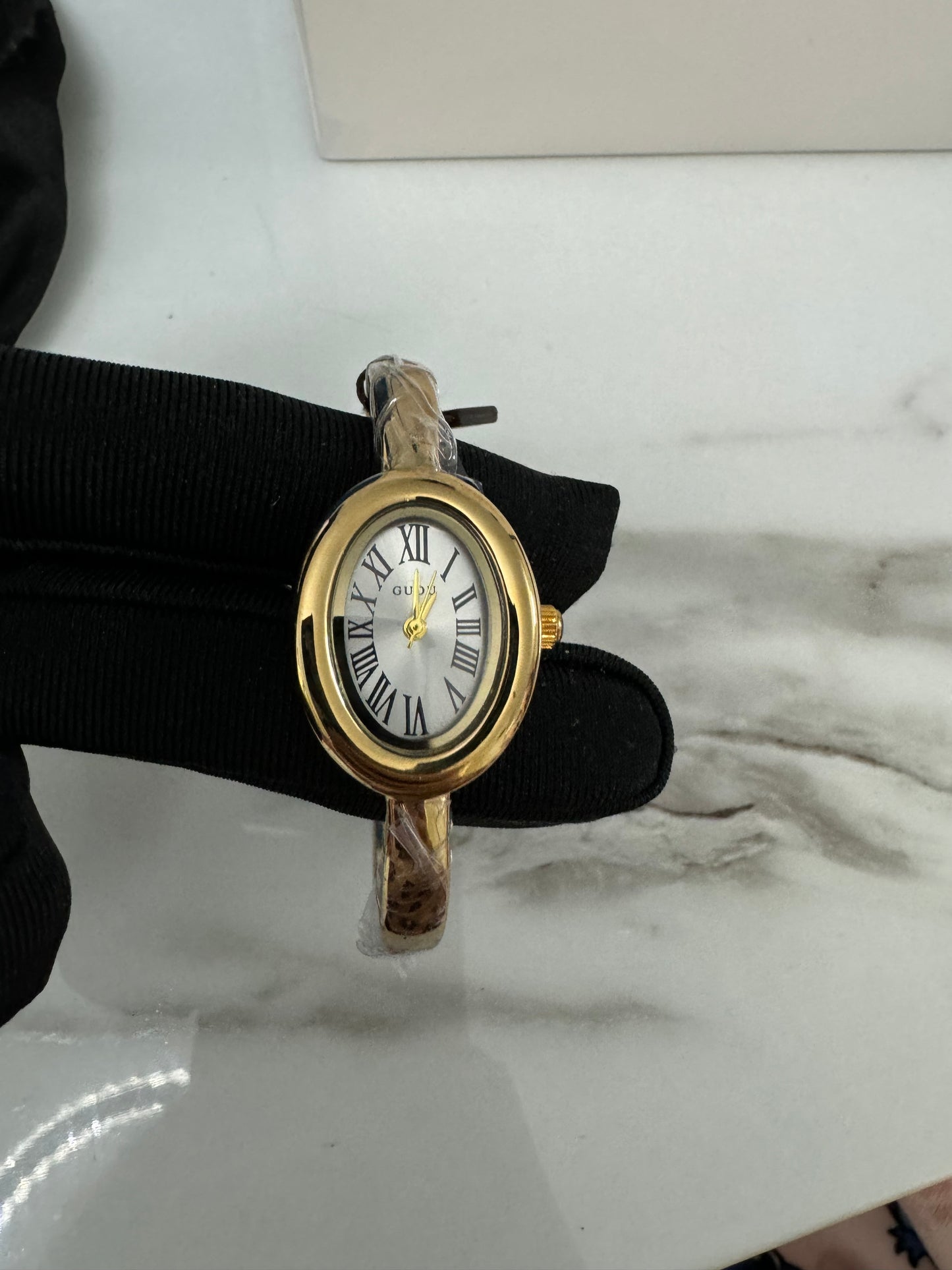 Gold bangle watch watch | Vintage inspired - PrettyCuteWrist