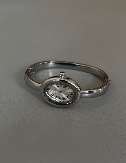 Gold bangle watch watch | Vintage inspired