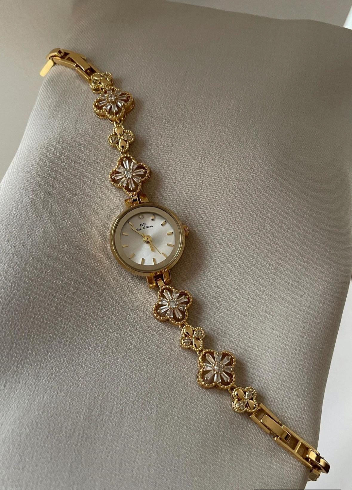 Vintage women old money gemstone watch