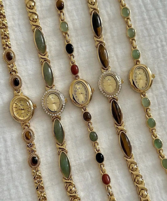 Montre vintage en or délicat, montre pour femme avec pierres précieuses