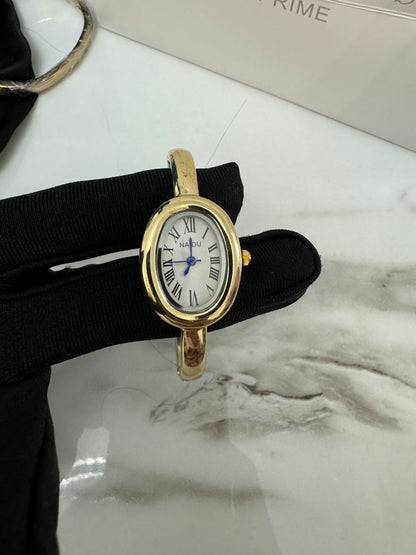 Gold bangle watch watch | Vintage inspired - PrettyCuteWrist