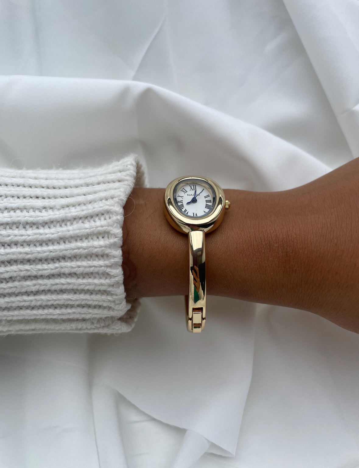 Gold bangle watch watch | Vintage inspired