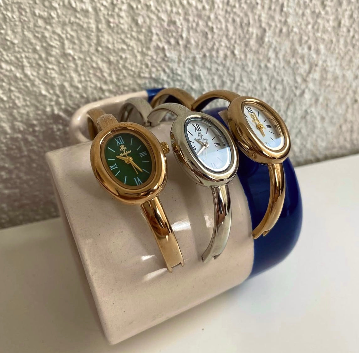 Gold bangle watch watch | Vintage inspired