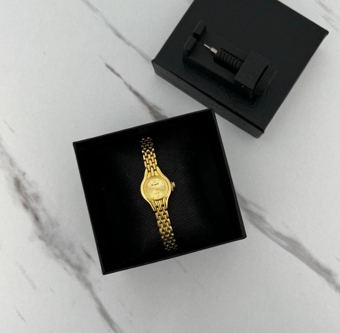 Vintage Gold Watch minimalist