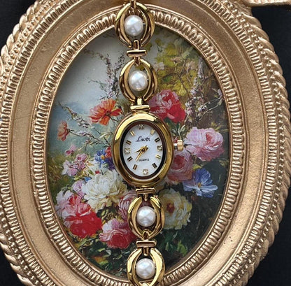 Vintage dainty Gold watch, Women Watch